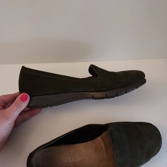 Aerosoles Women's Army Slip-On Loafer Green Nubuck in Size 6.5 - Picture 3 of 9